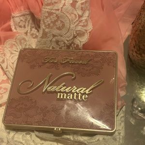 Too faced NATURAL MATTE EYESHADOW PALLET